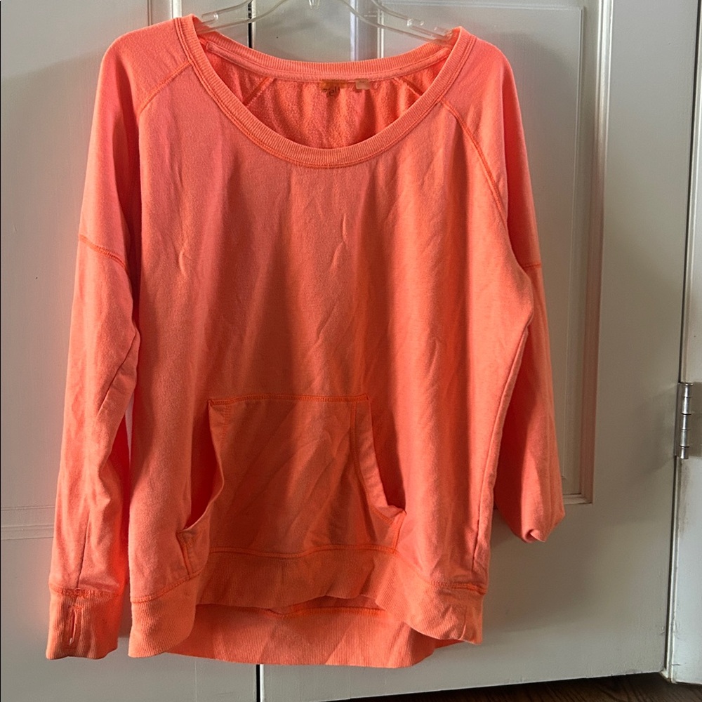 Orange / peach Zella aweatshirt with pockets size small